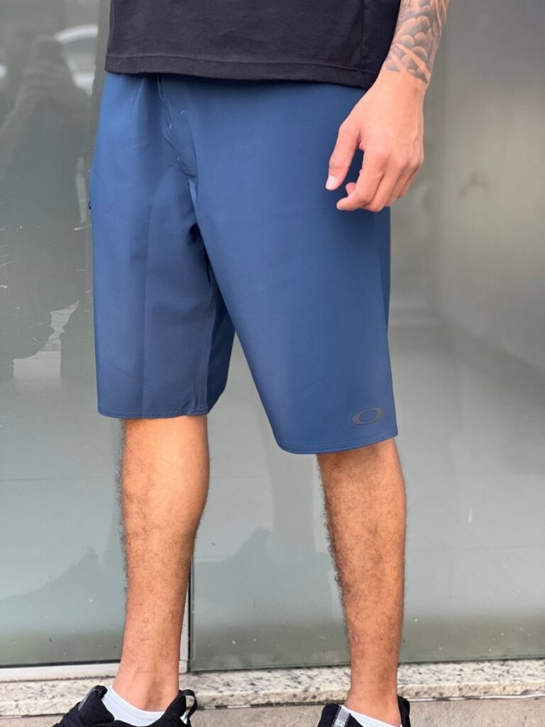 Bermuda Oakley Tactel Kana — Azul Marinho