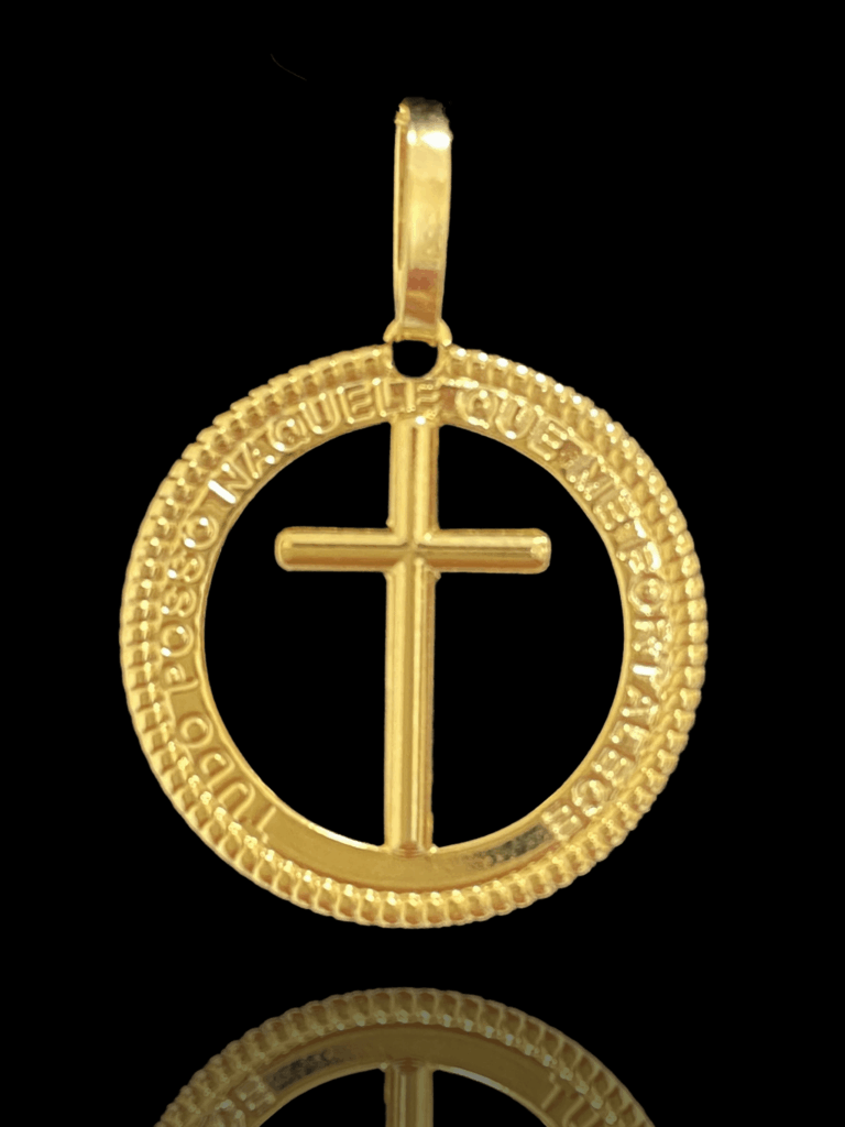 PINGENTE BANHADO A OURO 18K — CRUZ COM CÍRCULO — 1,2G/2X2CM